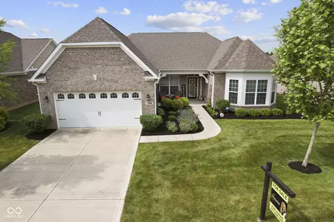 7166 W Mayer Dr, Greenfield, IN 46140