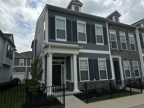 972 Kinzer Ave, Carmel, IN 46032