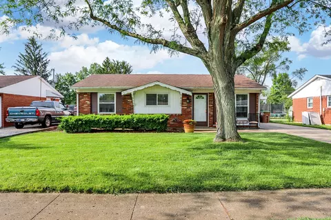 2815 12th St, Columbus, IN 47201