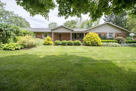 512 N Fir Tree Dr, Muncie, IN 47304
