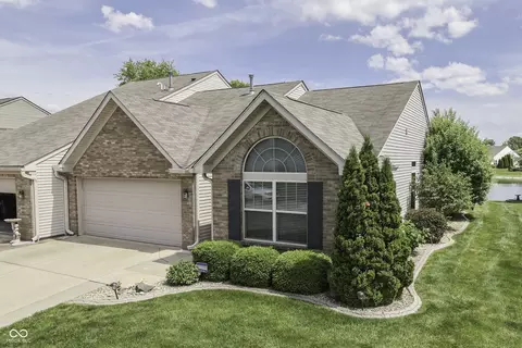 1425 Hamilton Dr, Greenwood, IN 46143