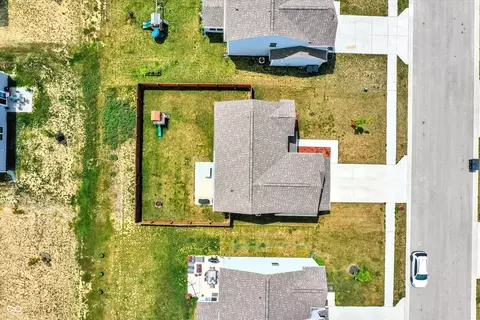View/Area - 8290 Bearberry Ln, Pendleton, IN 46064 photo 4 of 5