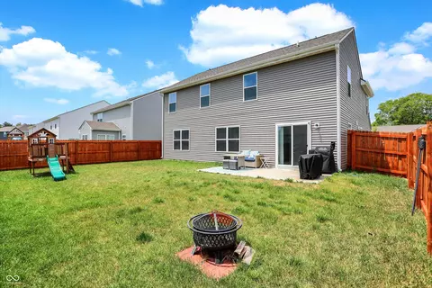 Exterior - 8290 Bearberry Ln, Pendleton, IN 46064 photo 4 of 5