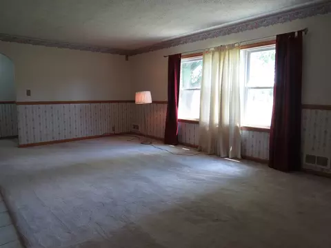 Living - 7970 E State Road 252, Edinburgh, IN 46124 photo 3 of 7