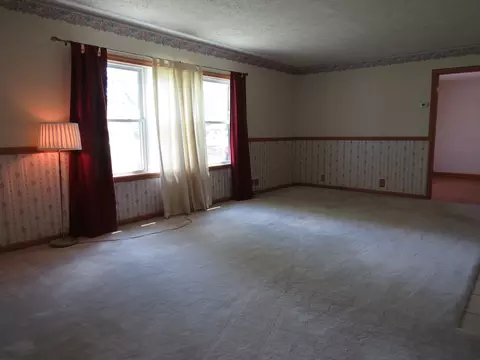 Living - 7970 E State Road 252, Edinburgh, IN 46124 photo 6 of 7