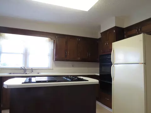 Kitchen - 7970 E State Road 252, Edinburgh, IN 46124 photo 3 of 9