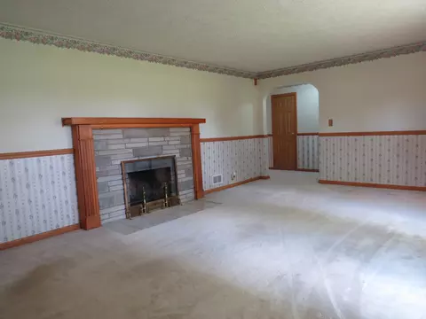 Living - 7970 E State Road 252, Edinburgh, IN 46124 photo 2 of 7