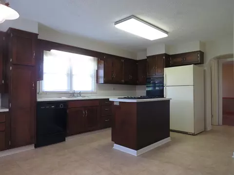 Kitchen - 7970 E State Road 252, Edinburgh, IN 46124 photo 1 of 9