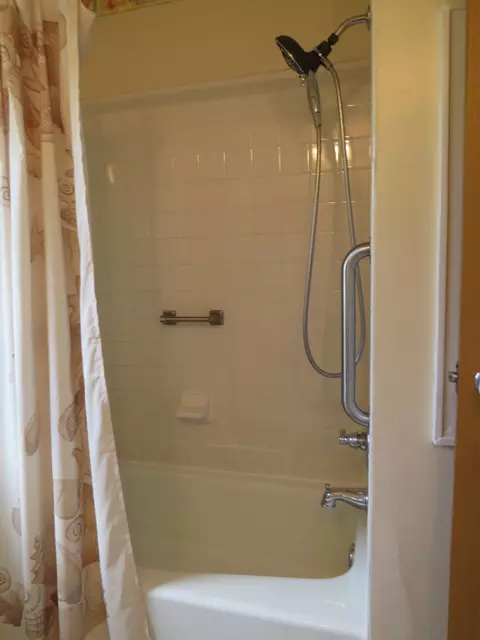 Bath - 7970 E State Road 252, Edinburgh, IN 46124 photo 3 of 5