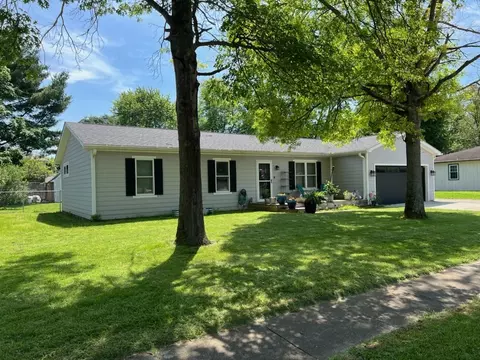 2735 Bittersweet Blvd, Columbus, IN 47203