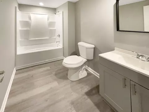 Bath - 8273 Bearberry Ln, Pendleton, IN 46064 photo 3 of 3