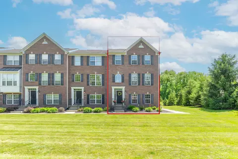 9006 Mercer Dr, Fishers, IN 46038