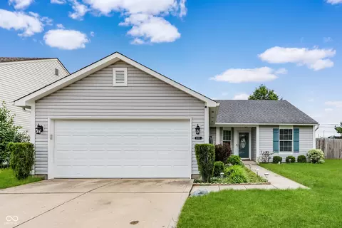 2015 Calvert Cir, Greenwood, IN 46143
