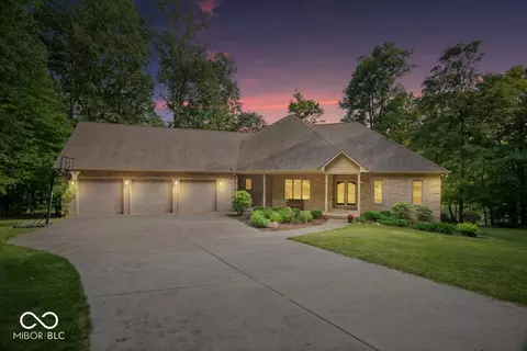 3885 Briar Rdg Rd, Monrovia, IN 46157