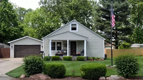 1818 Lee St, Columbus, IN 47201