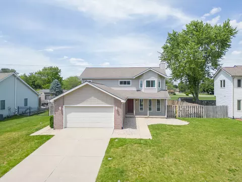 3860 Briar Hill Way, Columbus, IN 47203
