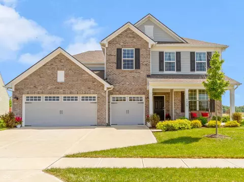 6438 Meadowview Dr, Whitestown, IN 46075
