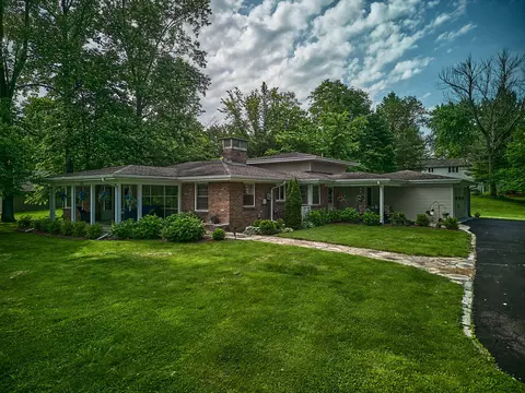 735 Terrace Lake Dr, Columbus, IN 47201