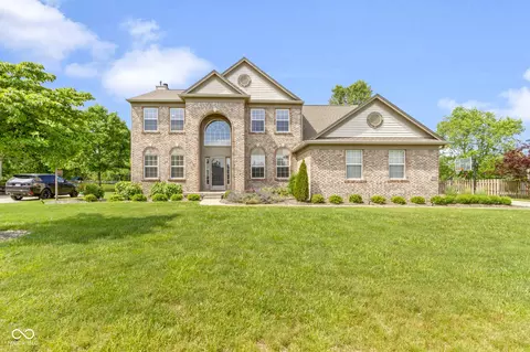 526 E Columbine Ln, Westfield, IN 46074