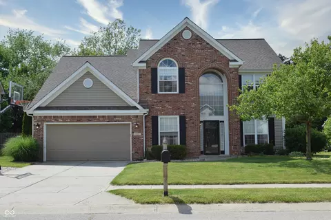 10212 Hawks Lake Dr, Fishers, IN 46037