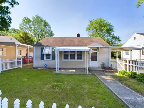 305 W 34th St, Anderson, IN 46013