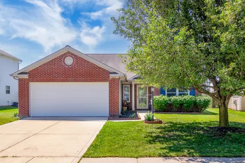 2455 Lakecrest Dr, Columbus, IN 47201