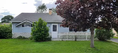 464 Park Dr, Greenwood, IN 46143