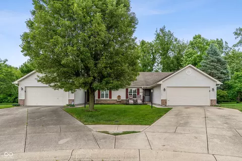 7127 Long Shore Cir, Indianapolis, IN 46217