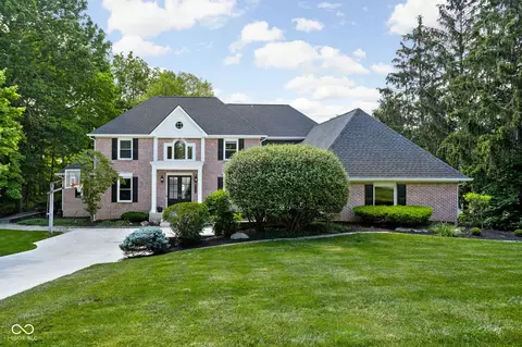 8657 Moon Bay Cir, Indianapolis, IN 46236
