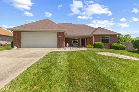1313 Wentworth Ct, Greenwood, IN 46143