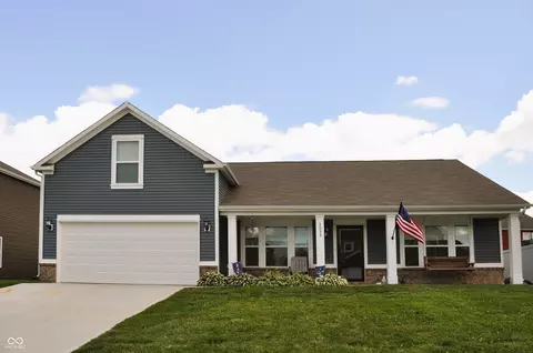2033 Buckthorn Dr, Columbus, IN 47201