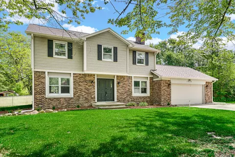 1311 Bluebird Dr, Greenfield, IN 46140