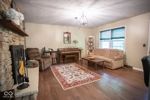 Living - 1639 E Cherry Ln, Bloomington, IN 47401 photo 2 of 3