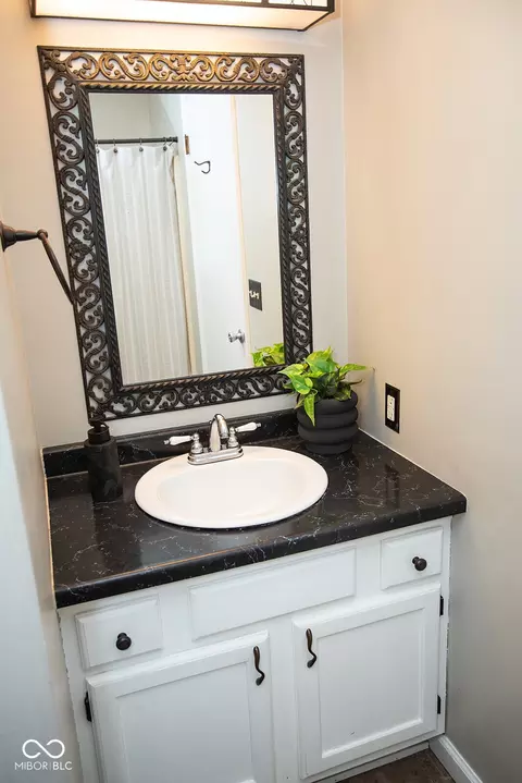Bath - 1639 E Cherry Ln, Bloomington, IN 47401 photo 2 of 4