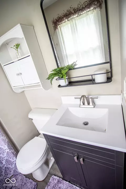 Bath - 1639 E Cherry Ln, Bloomington, IN 47401 photo 4 of 4