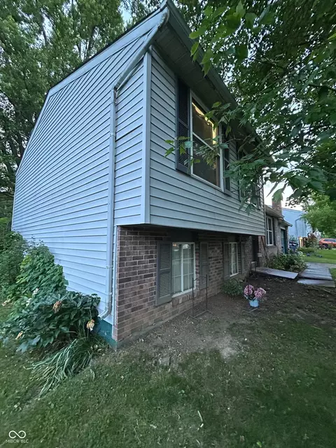 6816 Chauncey Dr, Indianapolis, IN 46221