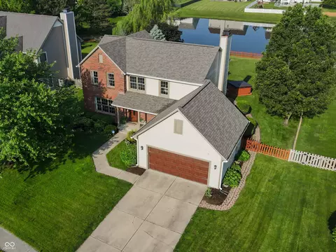 1050 Spanish Lake Dr, Avon, IN 46123