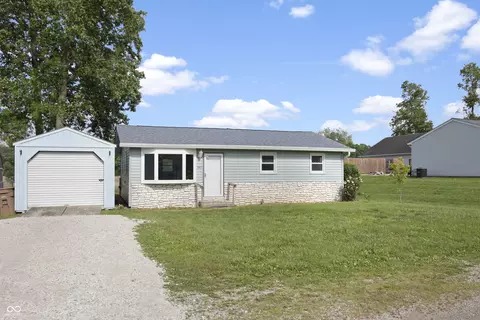 657 Clifty Dr, Columbus, IN 47201