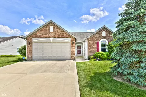 267 Lakemoore St, Brownsburg, IN 46112