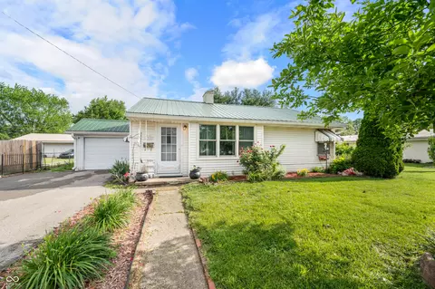 632 N Park Dr, Edinburgh, IN 46124