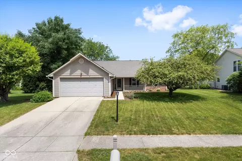 12014 Colbarn Dr, Fishers, IN 46038