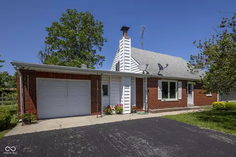 325 Airway Dr, Knox, IN 46534