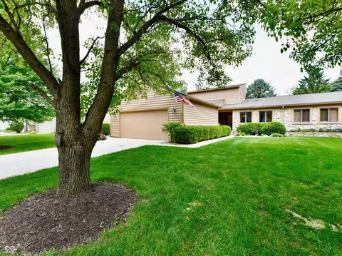 332 Sandbrook Dr, Noblesville, IN 46062