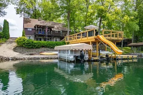 6524 Warbler Dr, Nineveh, IN 46164