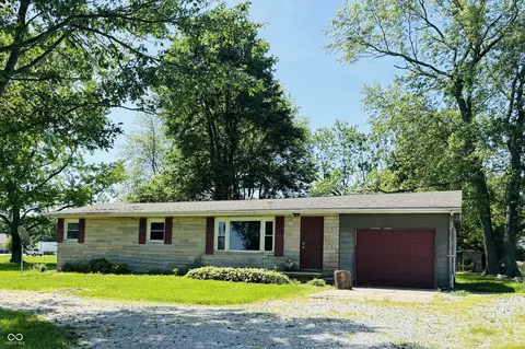 3750 W Railroad Rd, Holton, IN 47023