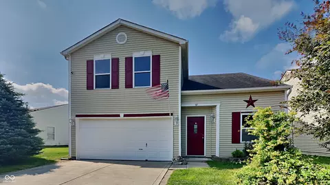 57 Winterwood Dr, Greenwood, IN 46143