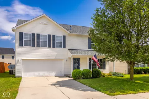 3019 Rolling Hill Dr, Columbus, IN 47201