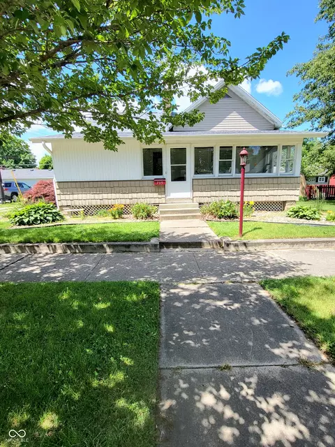 Exterior - 715 5th St, Covington, IN 47932 photo 1 of 10