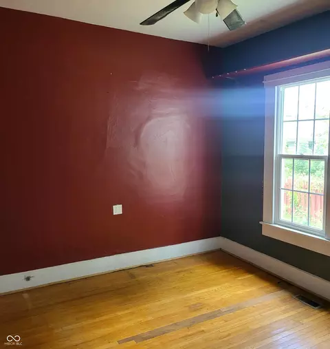 Bedroom - 715 5th St, Covington, IN 47932 photo 8 of 10