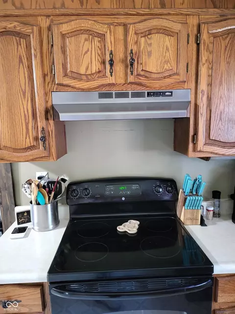 Kitchen - 715 5th St, Covington, IN 47932 photo 2 of 3